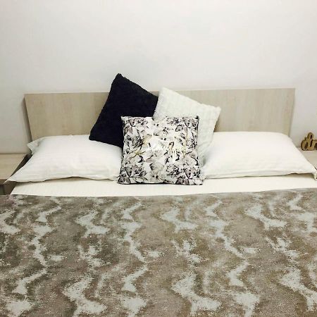 Abby Apartment Câmpulung Moldovenesc Екстериор снимка